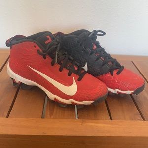 Nike boys cleats size 2.5